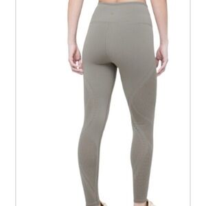 Lululemon Reveal Tight 28” Inseam in Carbon Dust NWT